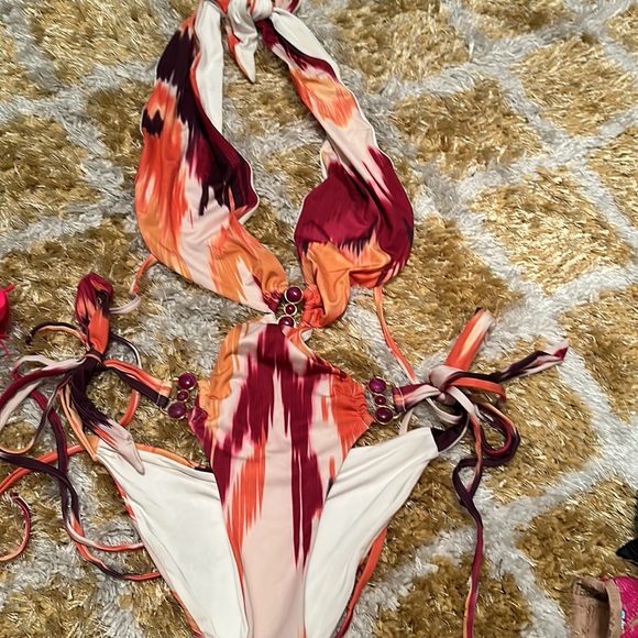 One piece - Picture 3 of 4